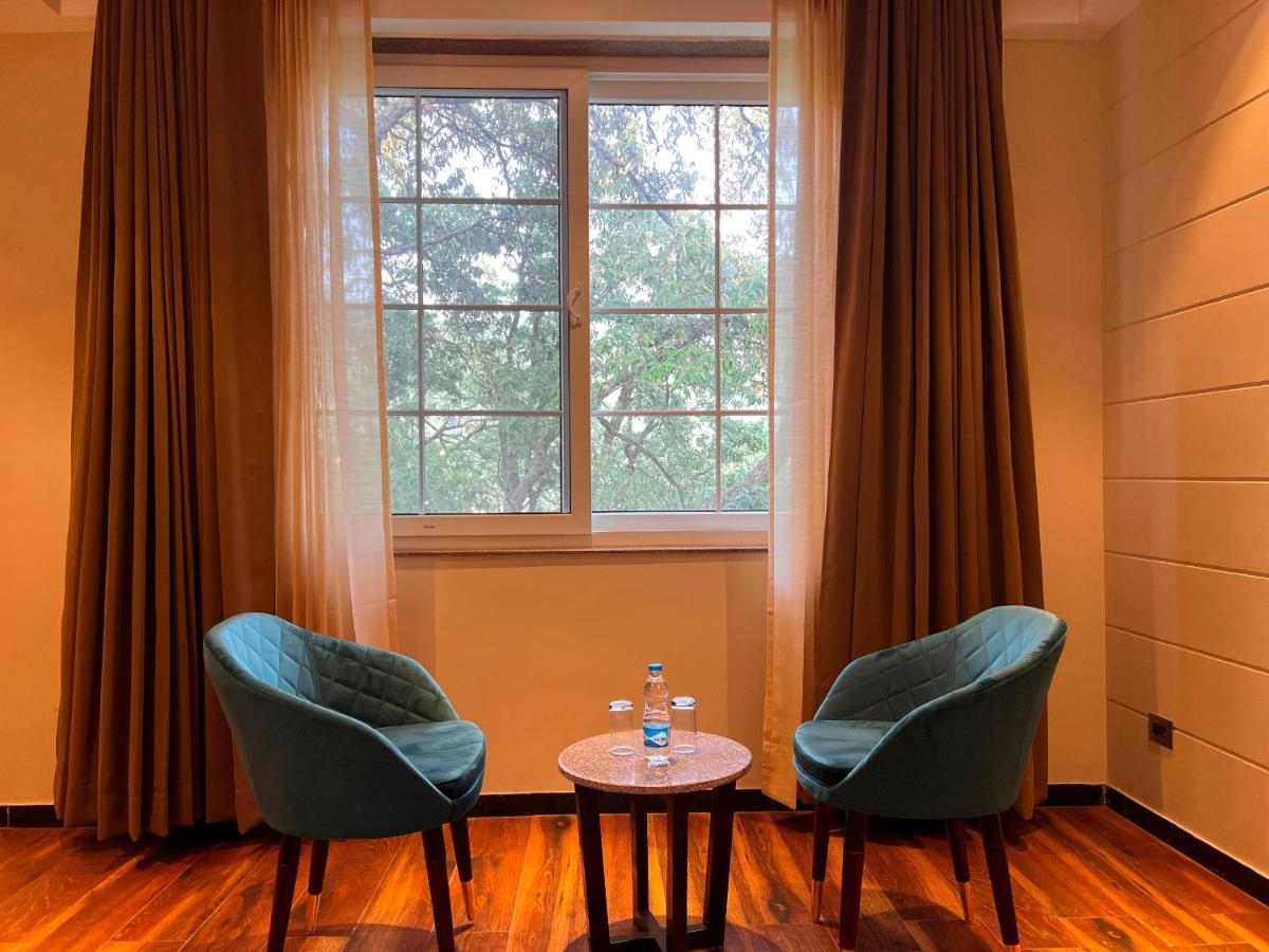 Hotel La Eden موسوري المظهر الخارجي الصورة